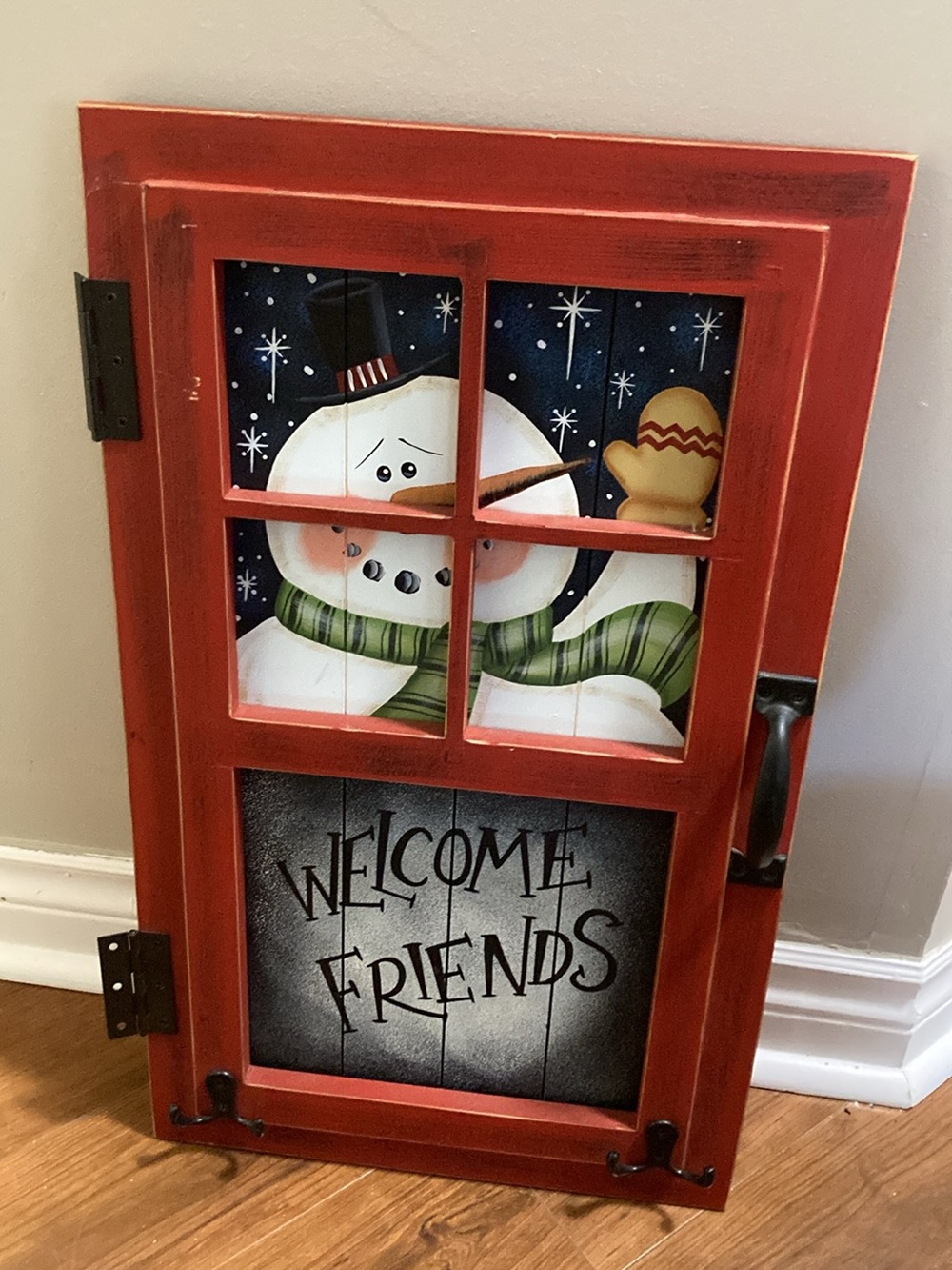 Red 'Welcome Friends' Snowman Holiday Wall Sign - Festive Home Decor